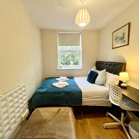 Metropolitan Coziness Private Bedrooms In Euston Station 161 Лондон Экстерьер фото
