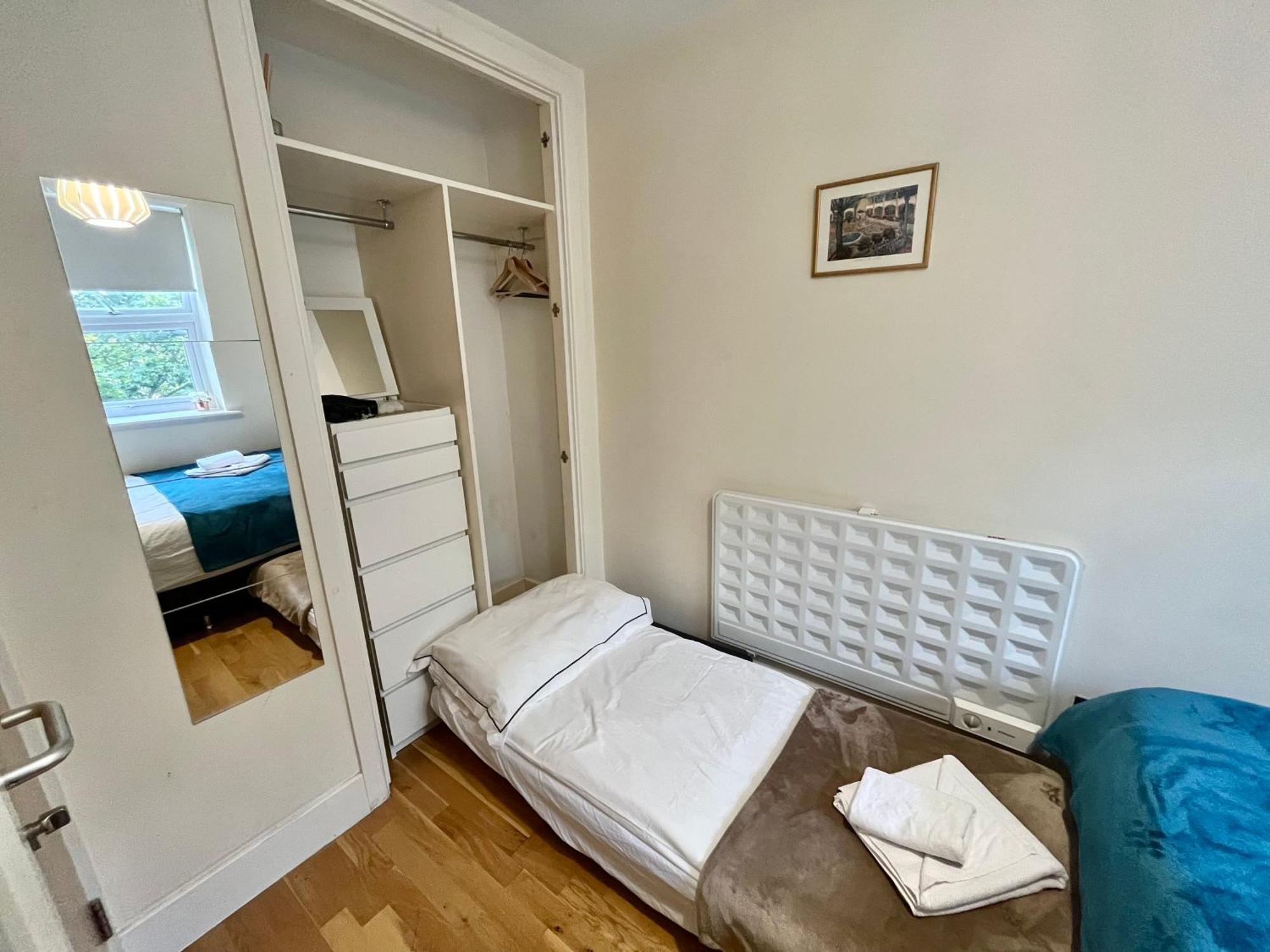 Metropolitan Coziness Private Bedrooms In Euston Station 161 Лондон Экстерьер фото