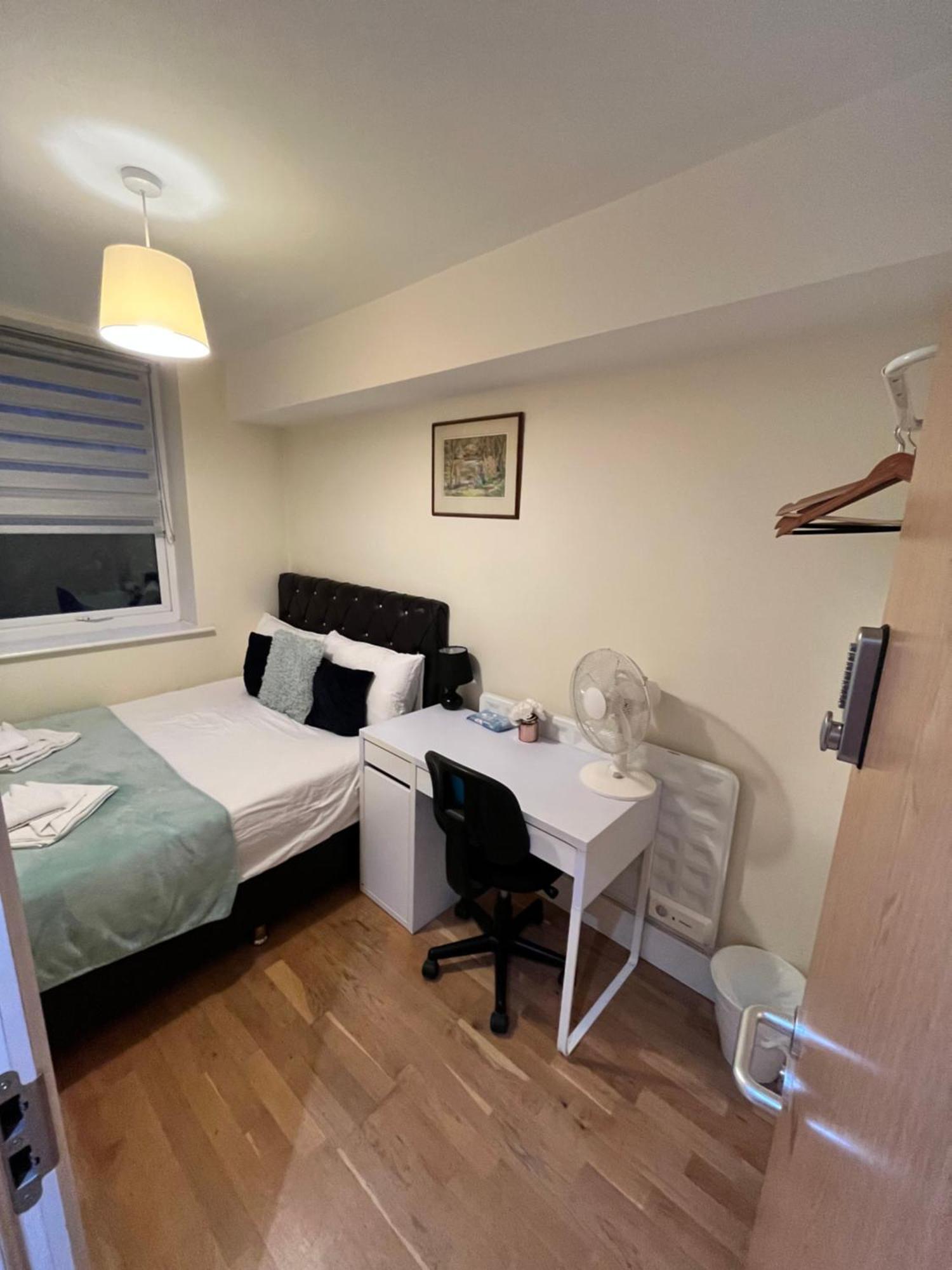 Metropolitan Coziness Private Bedrooms In Euston Station 161 Лондон Экстерьер фото