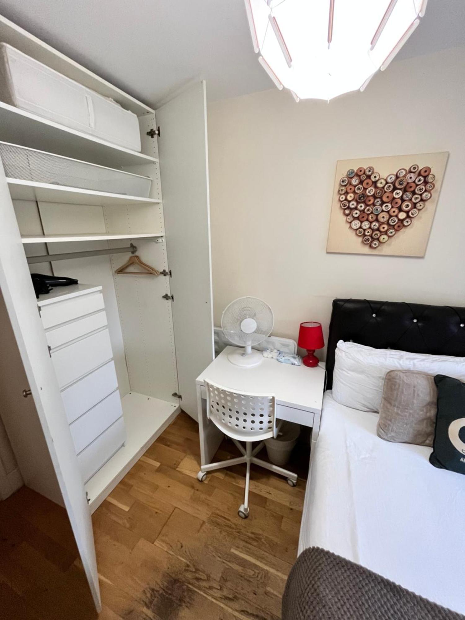 Metropolitan Coziness Private Bedrooms In Euston Station 161 Лондон Экстерьер фото