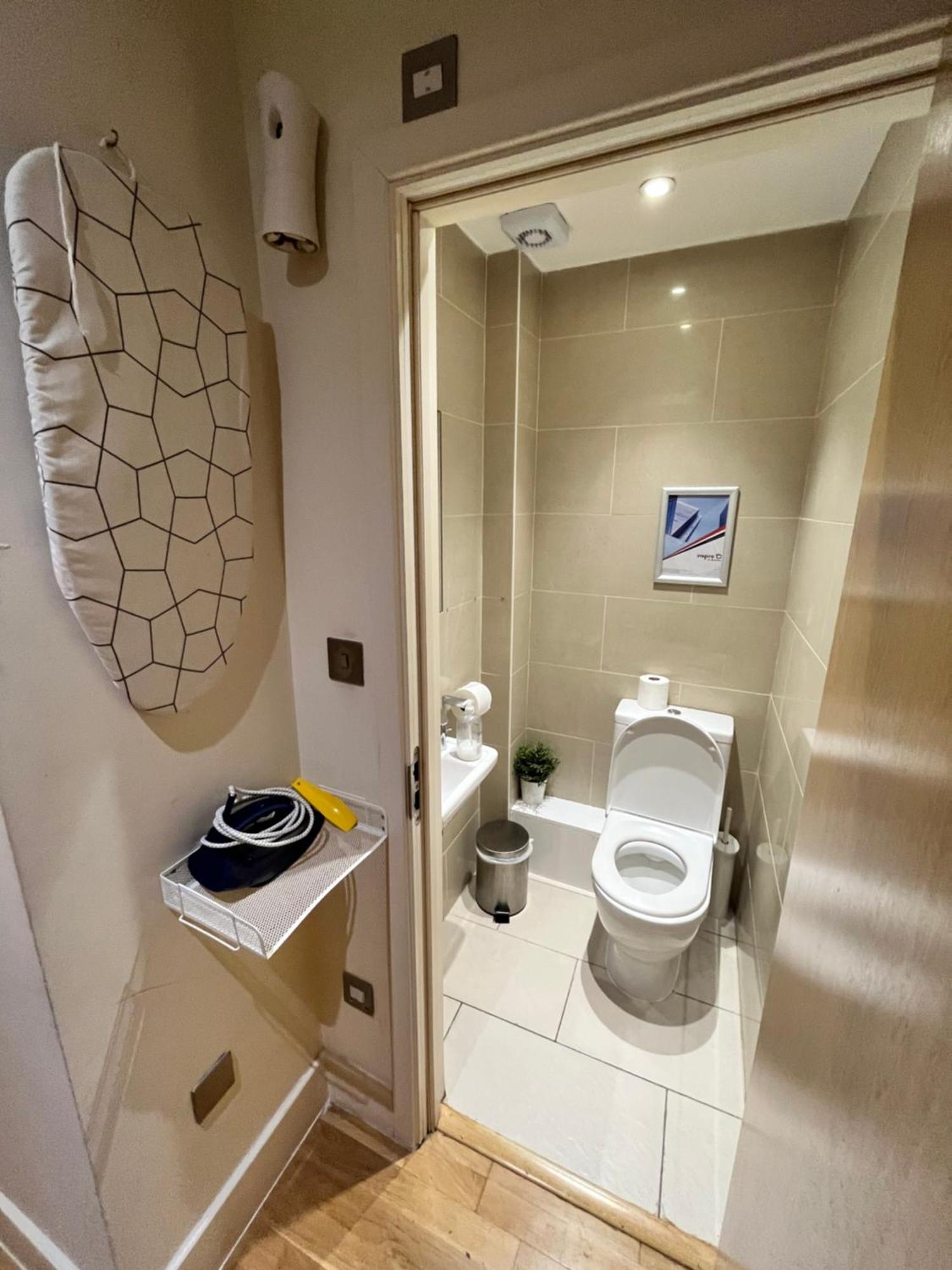 Metropolitan Coziness Private Bedrooms In Euston Station 161 Лондон Экстерьер фото