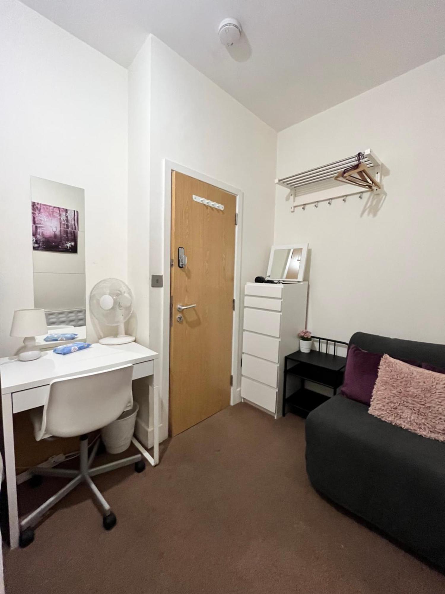 Metropolitan Coziness Private Bedrooms In Euston Station 161 Лондон Экстерьер фото