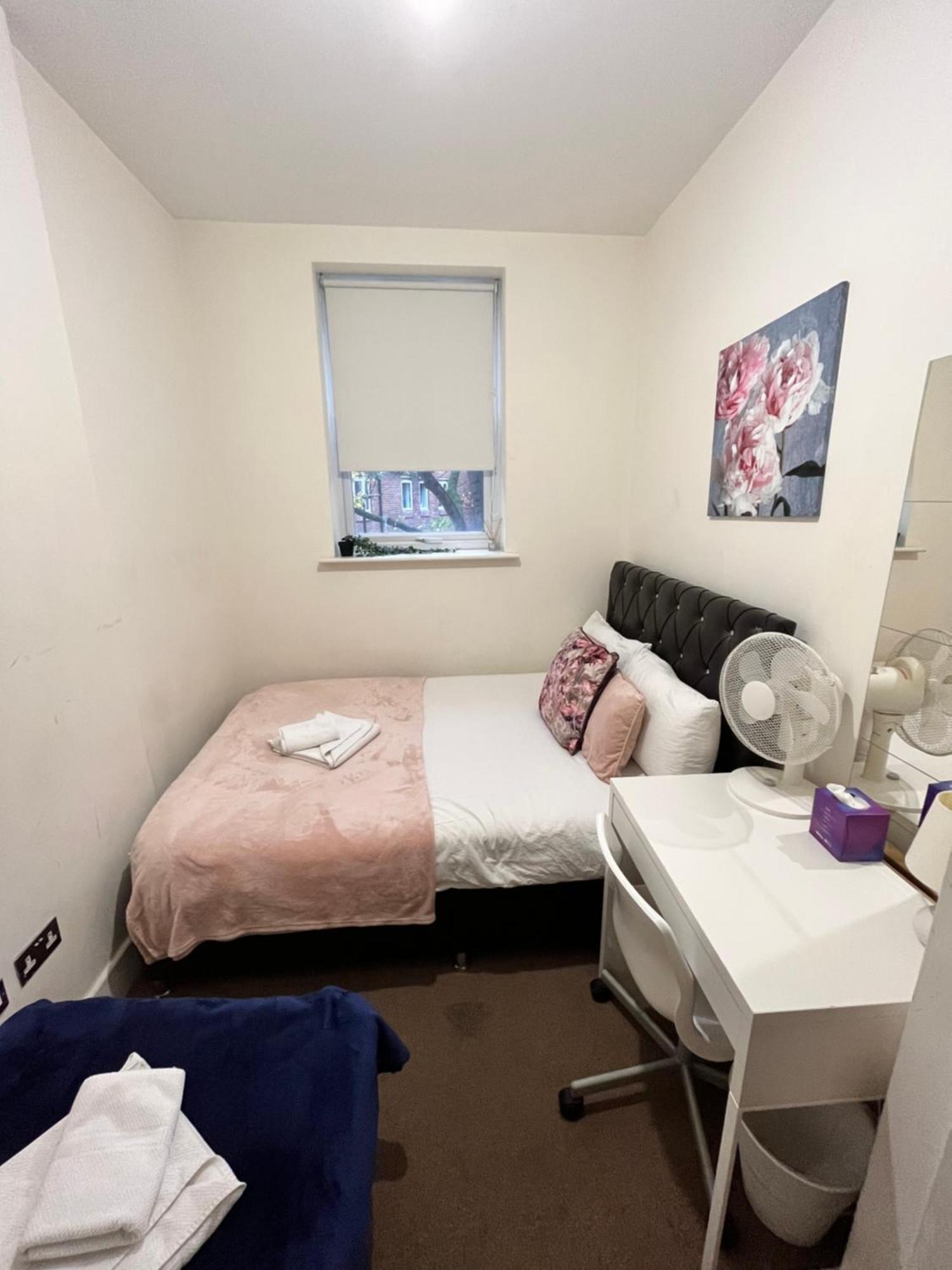 Metropolitan Coziness Private Bedrooms In Euston Station 161 Лондон Экстерьер фото
