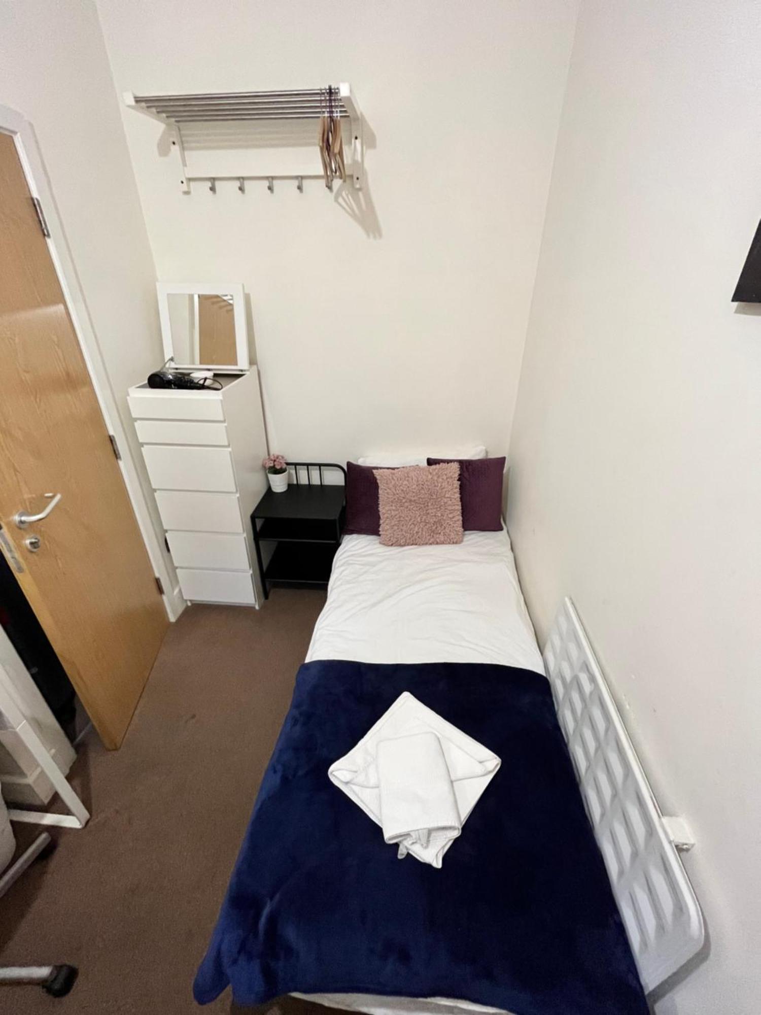 Metropolitan Coziness Private Bedrooms In Euston Station 161 Лондон Экстерьер фото