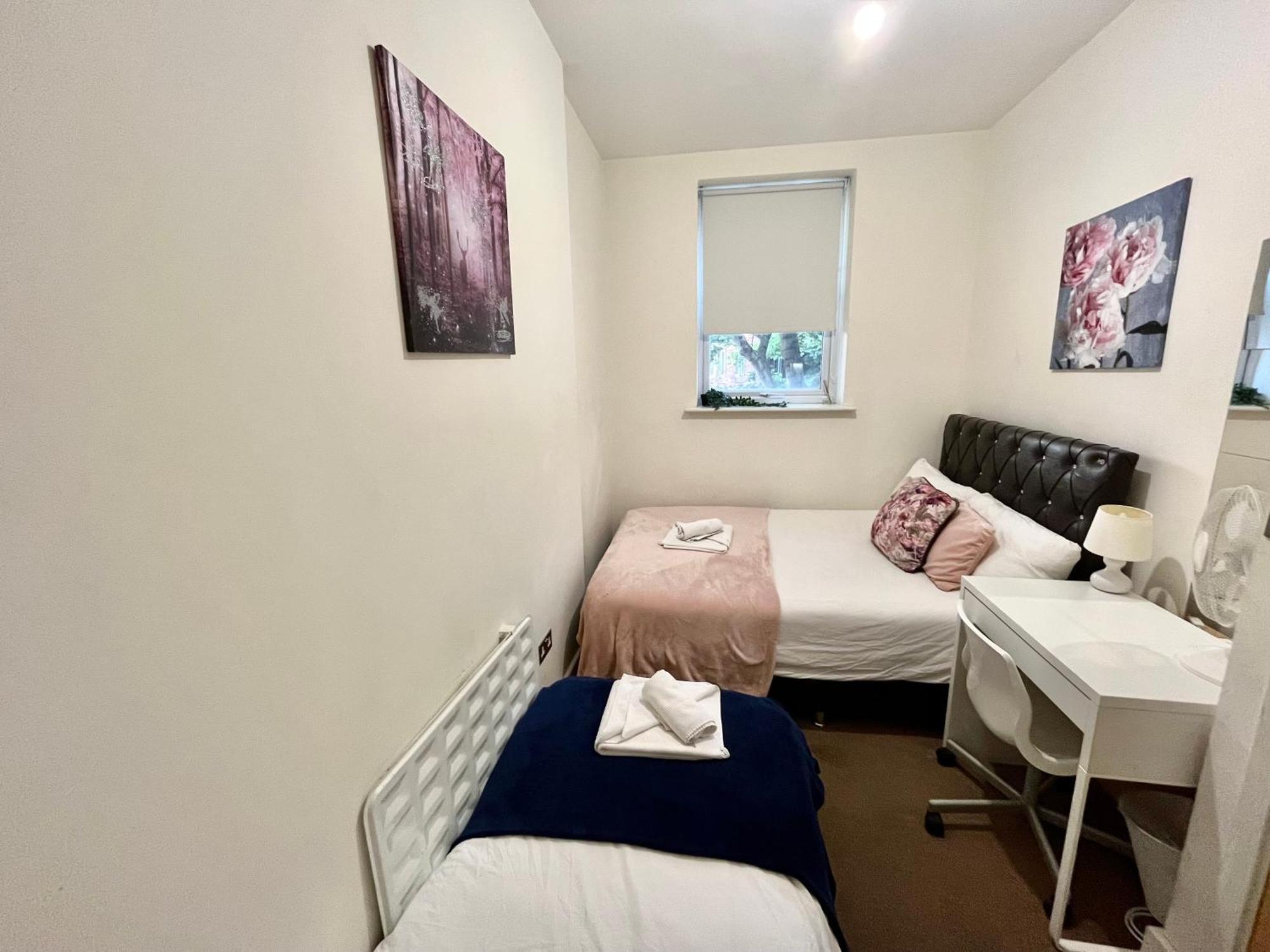 Metropolitan Coziness Private Bedrooms In Euston Station 161 Лондон Экстерьер фото