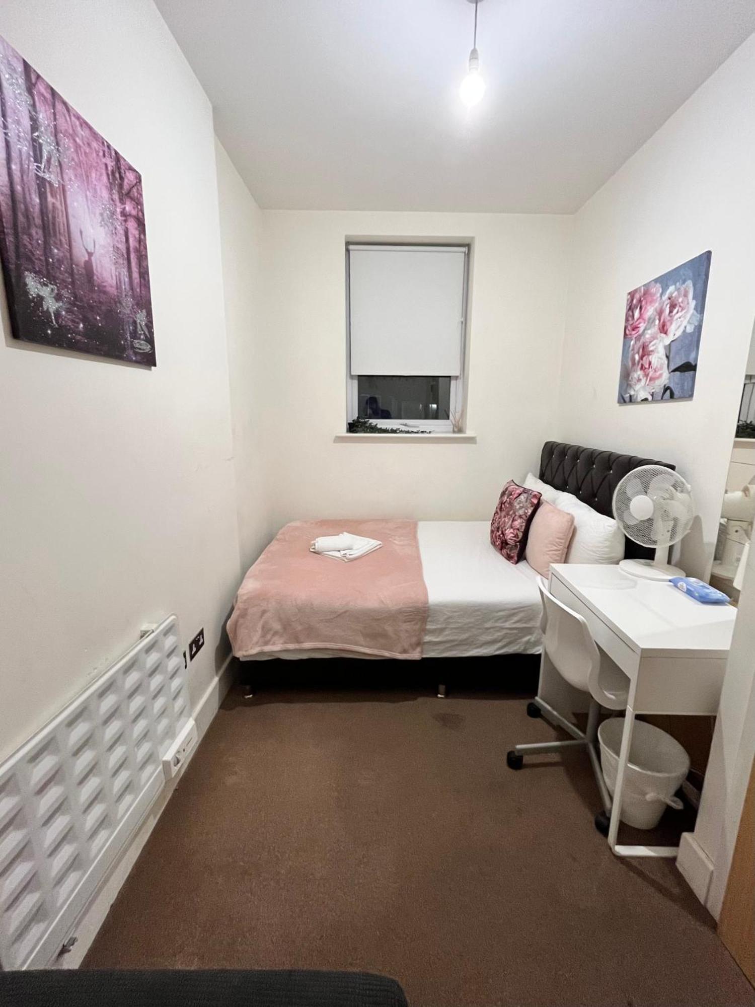 Metropolitan Coziness Private Bedrooms In Euston Station 161 Лондон Экстерьер фото