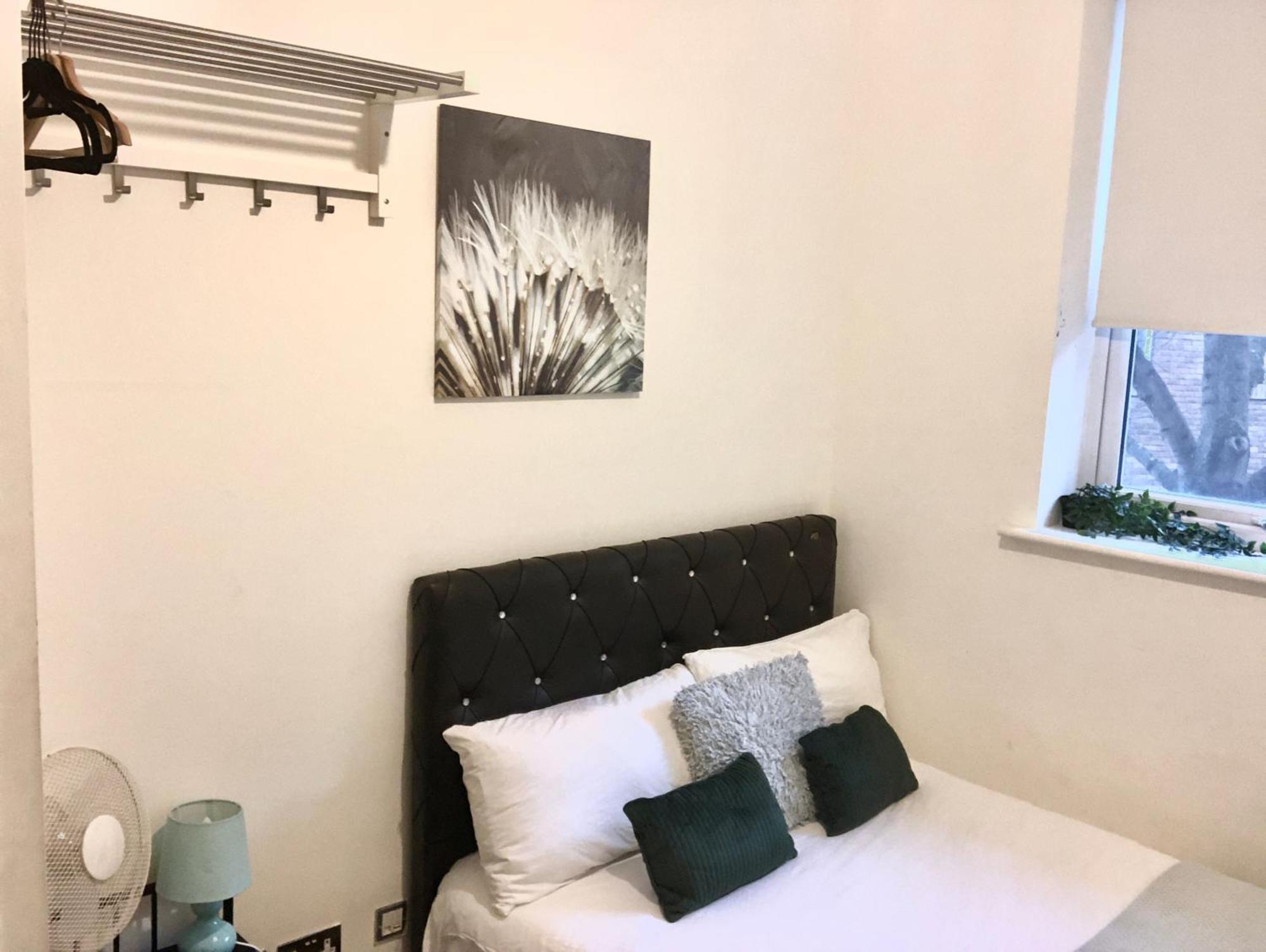 Metropolitan Coziness Private Bedrooms In Euston Station 161 Лондон Экстерьер фото