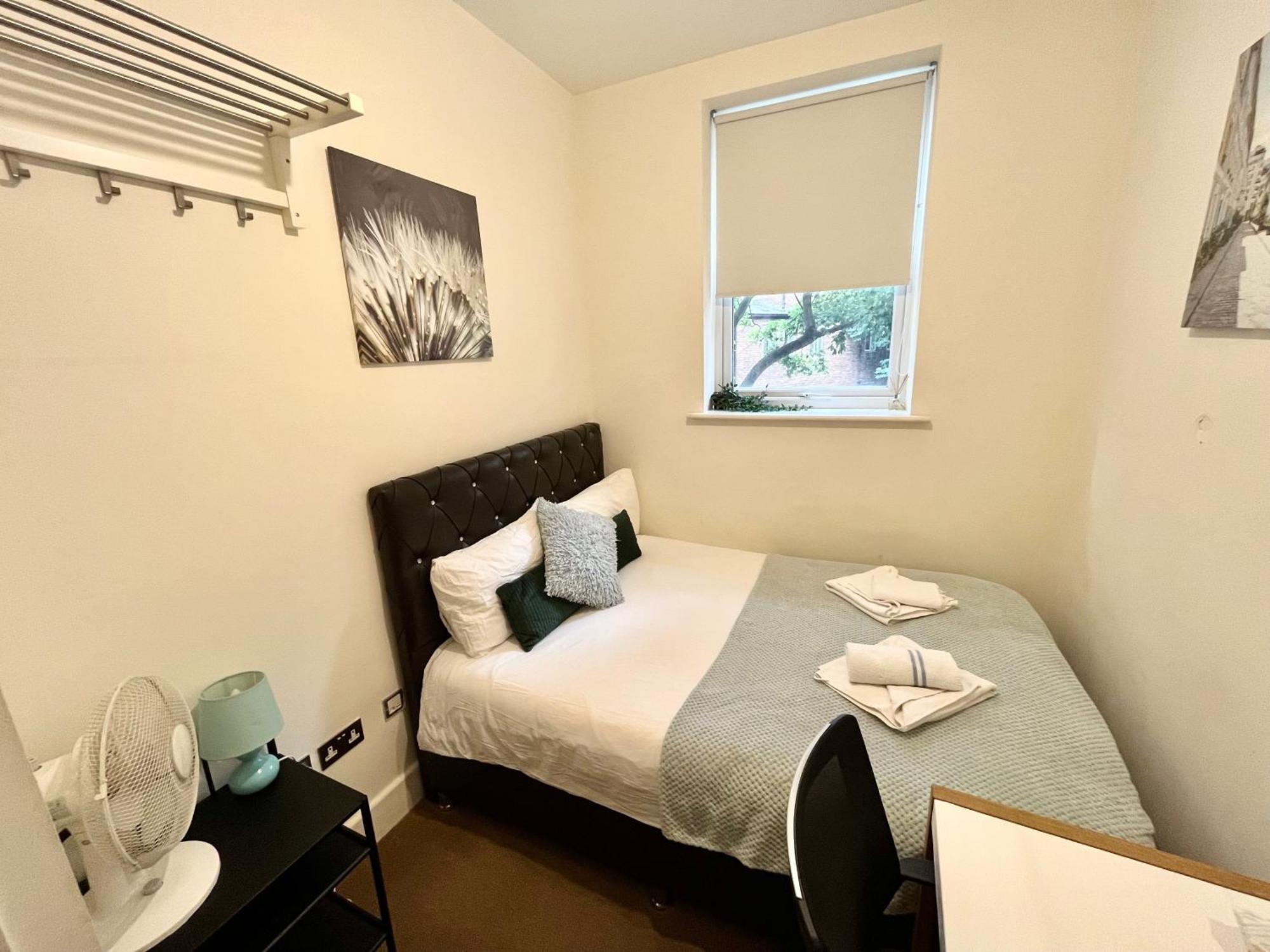 Metropolitan Coziness Private Bedrooms In Euston Station 161 Лондон Экстерьер фото