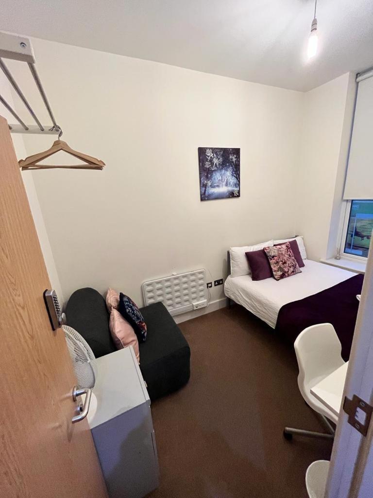 Metropolitan Coziness Private Bedrooms In Euston Station 161 Лондон Экстерьер фото