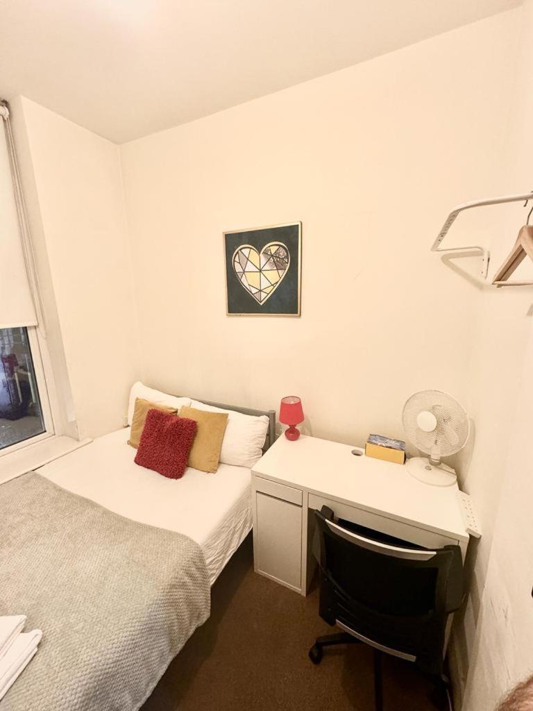 Metropolitan Coziness Private Bedrooms In Euston Station 161 Лондон Экстерьер фото