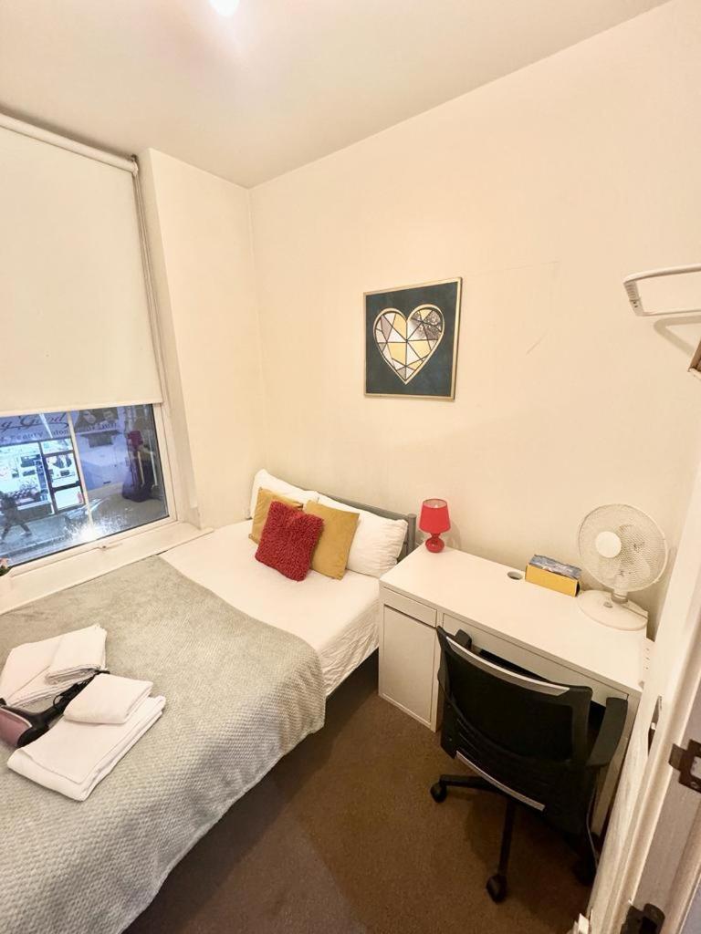 Metropolitan Coziness Private Bedrooms In Euston Station 161 Лондон Экстерьер фото